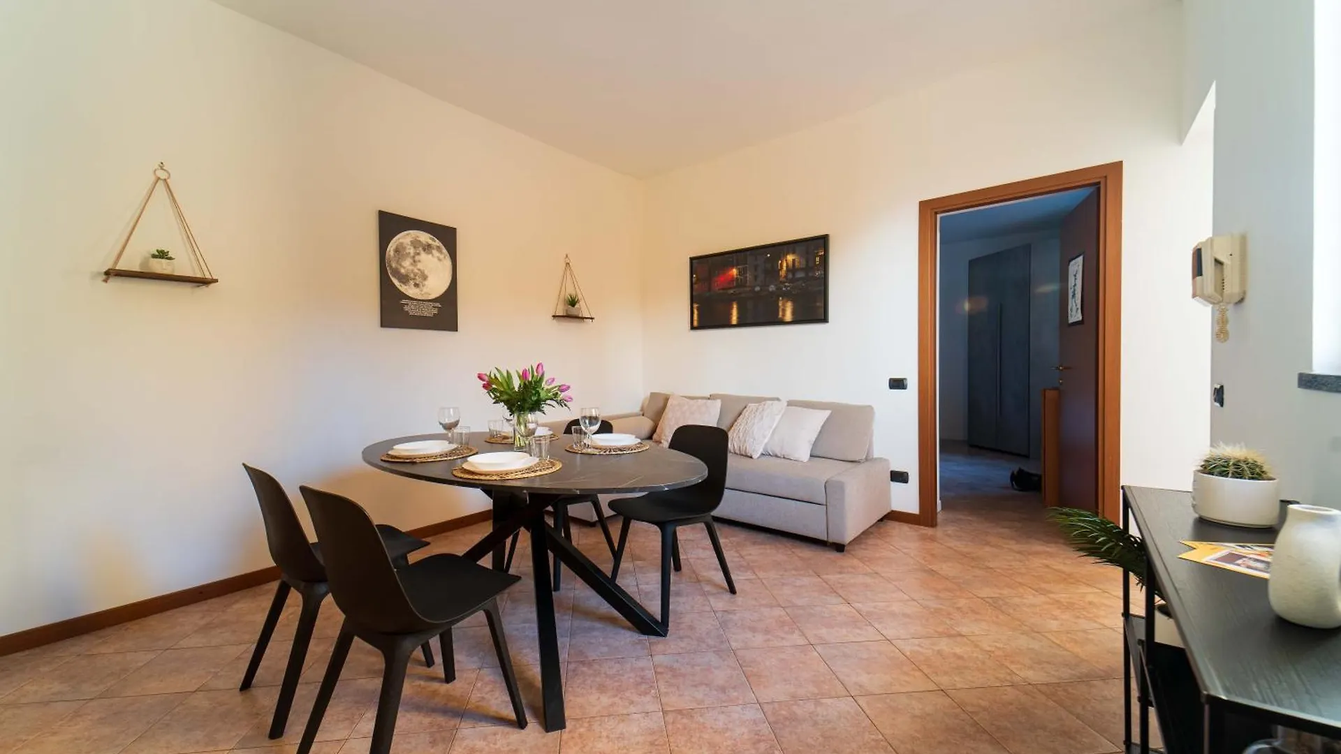 Moonlight - Lecco Getaway Apartment 0*,
